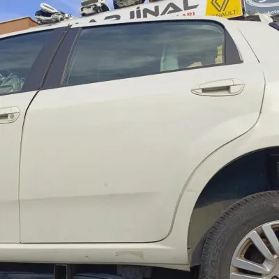 FİAT PUNTO SAĞ ARKA KAPI BEYAZ